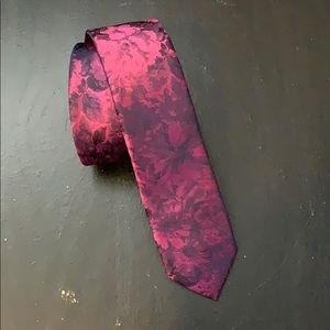 Magenta pink/purple tie express floral tie